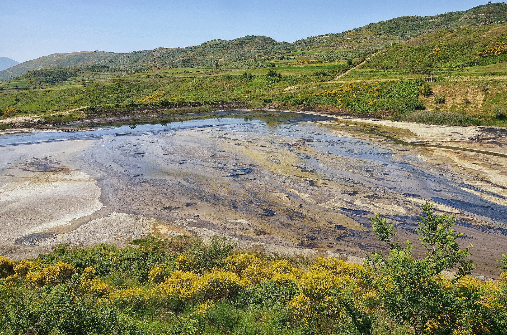 Ballsh,_Mallakastër,_Albania_2019_17_–_Crude_Oil.jpg