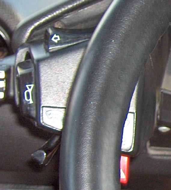 Citroen_CX_dashboard_satellite.jpg