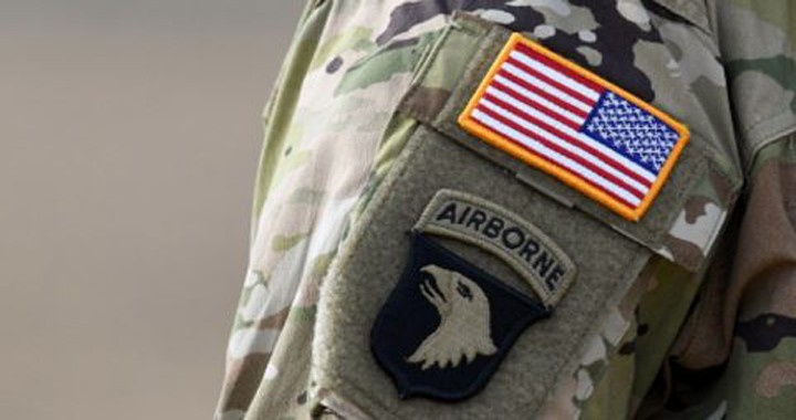 Do-you-know-Why-the-American-flag-is-reversed-on-military-uniforms.jpg