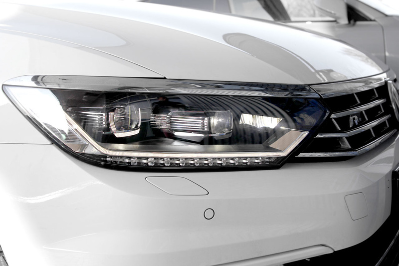 led-headlights-with-led-daytime-running-light-drl-for-vw-passat-b8.jpg