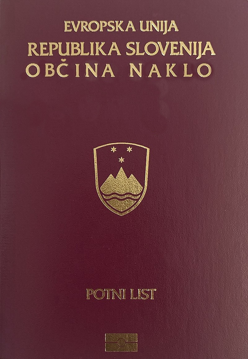 naklo 800px-Slovenian_Passport.jpg