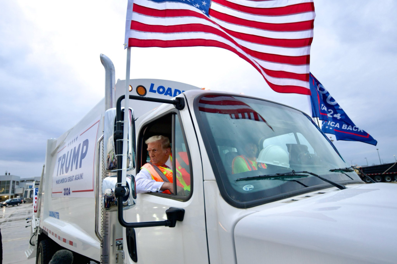 trump garbage truck.png