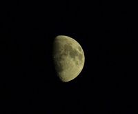 2028800-moon2.jpg