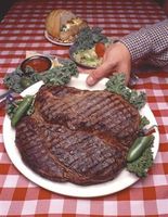 994929-76-ouncesteakattheBigTexanSteakHouseinAmarillo,Texas_thumb[1].jpg